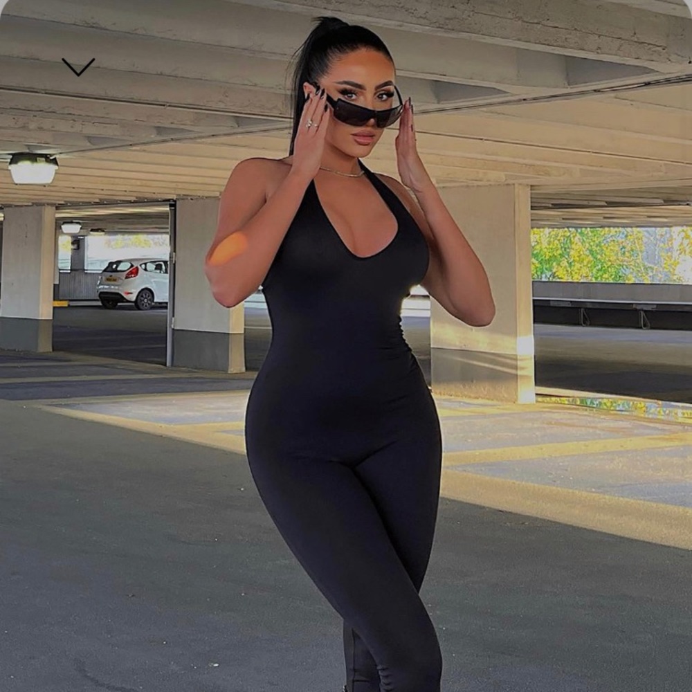 Fashion nova Tokyo jumpsuit in color black